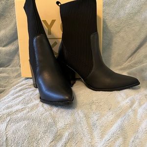 Yoki Black Party Seeker Heeled Booties “Blonde” 8.5 NIB